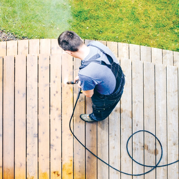 Aérogommage, un procédé de décapage écologique par votre expert en rénovation de toiture et de façade dans la Manche Aérogommage, un procédé de décapage écologique
